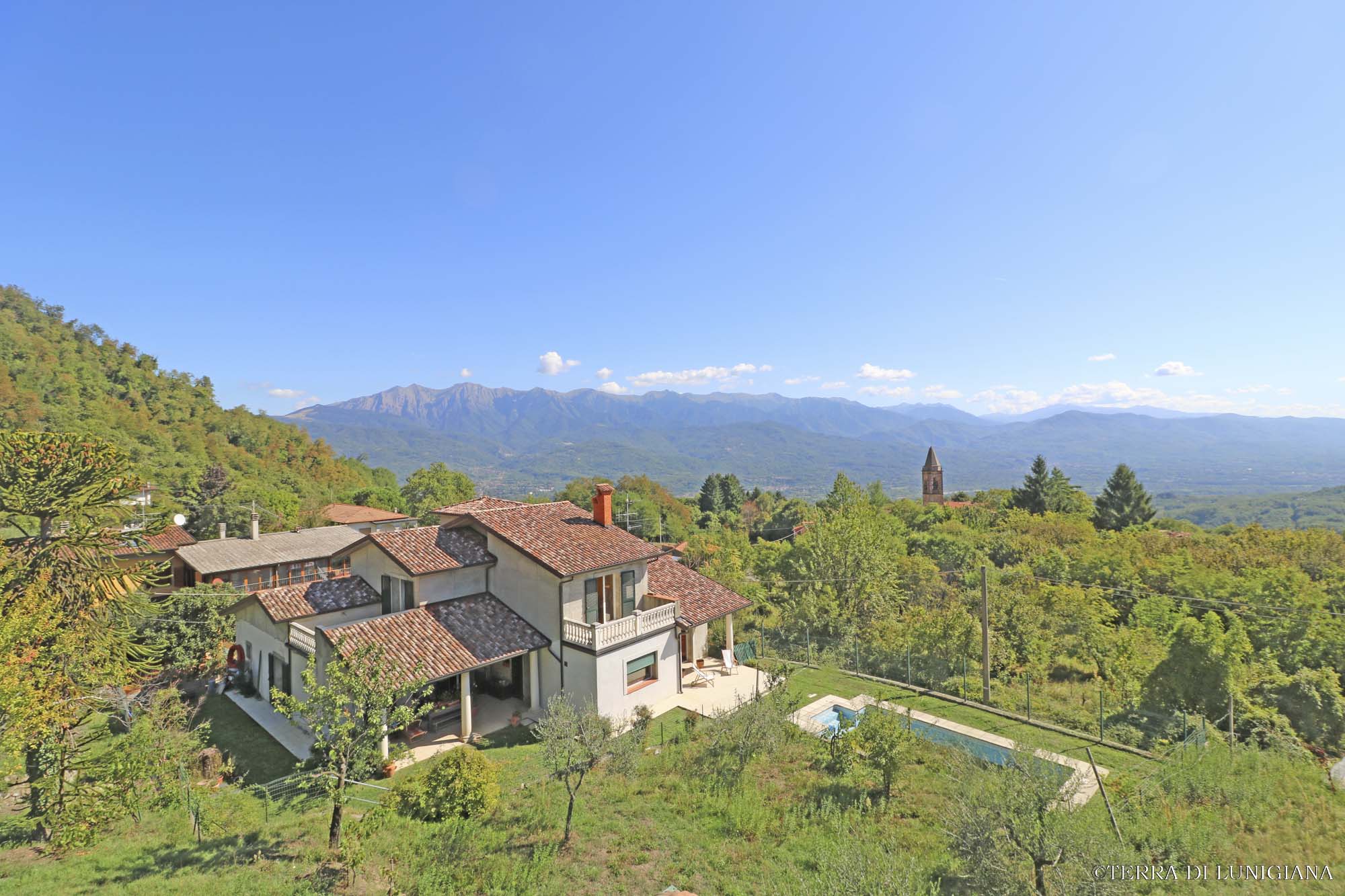 VILLA LE COLONNE – Splendida Villa Panoramica con Piscina