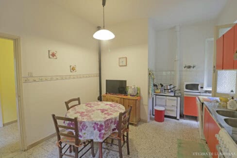 174 (9)